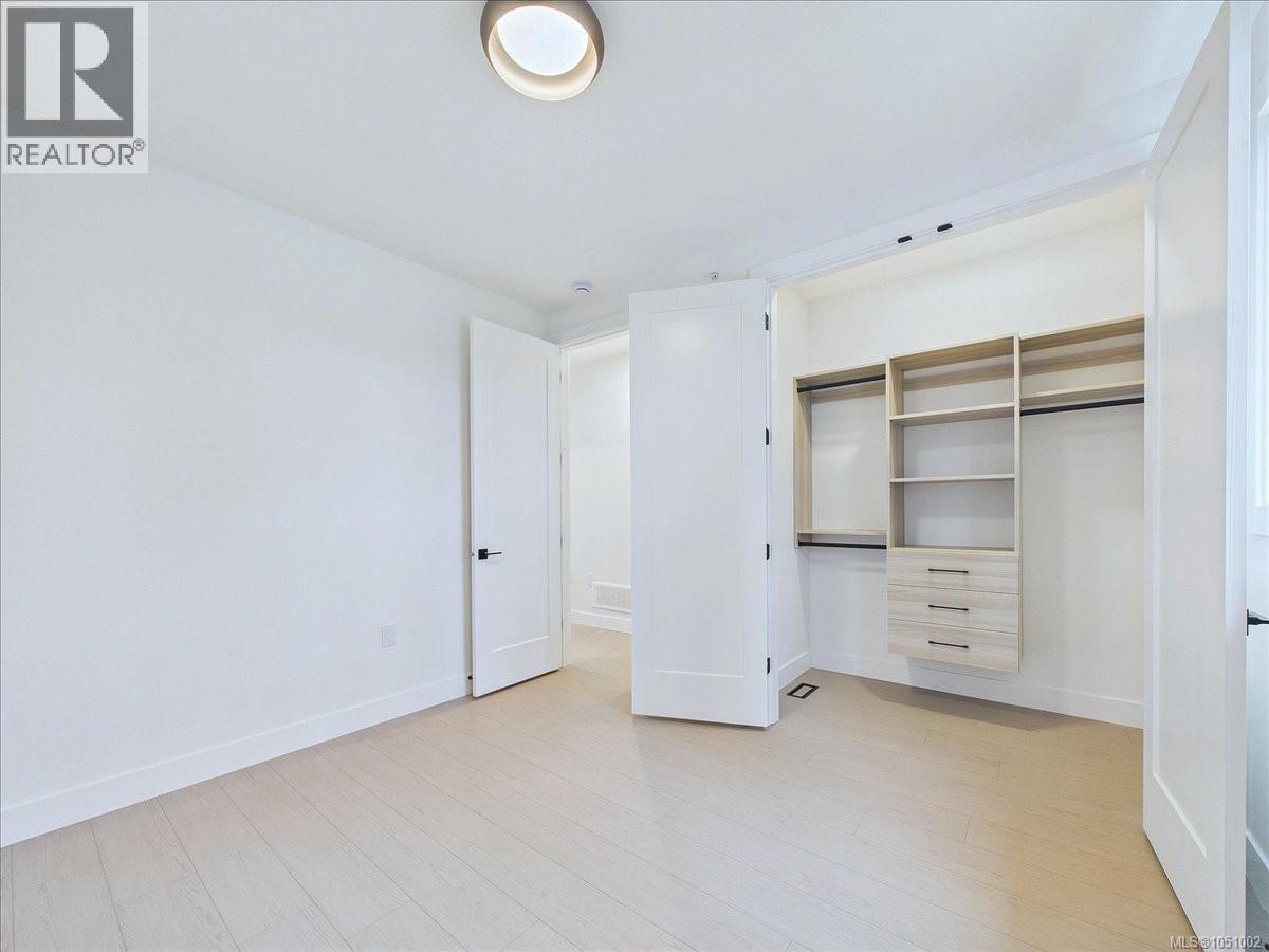 2111 Kingbird Dr - 38