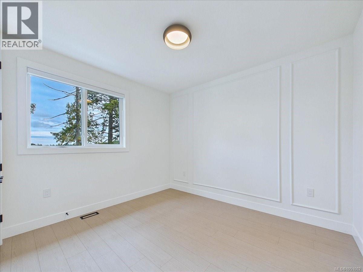 2111 Kingbird Dr - Image 37