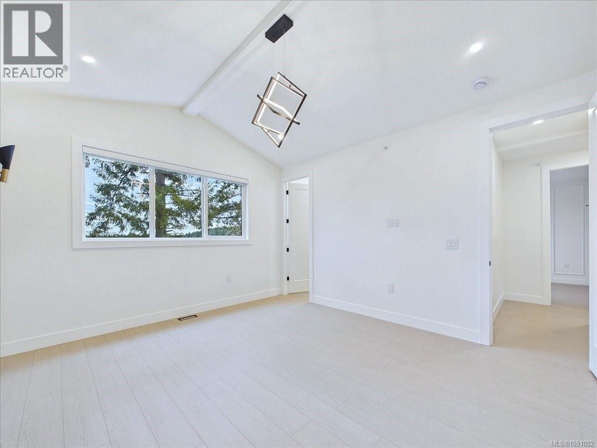 2111 Kingbird Dr - 23