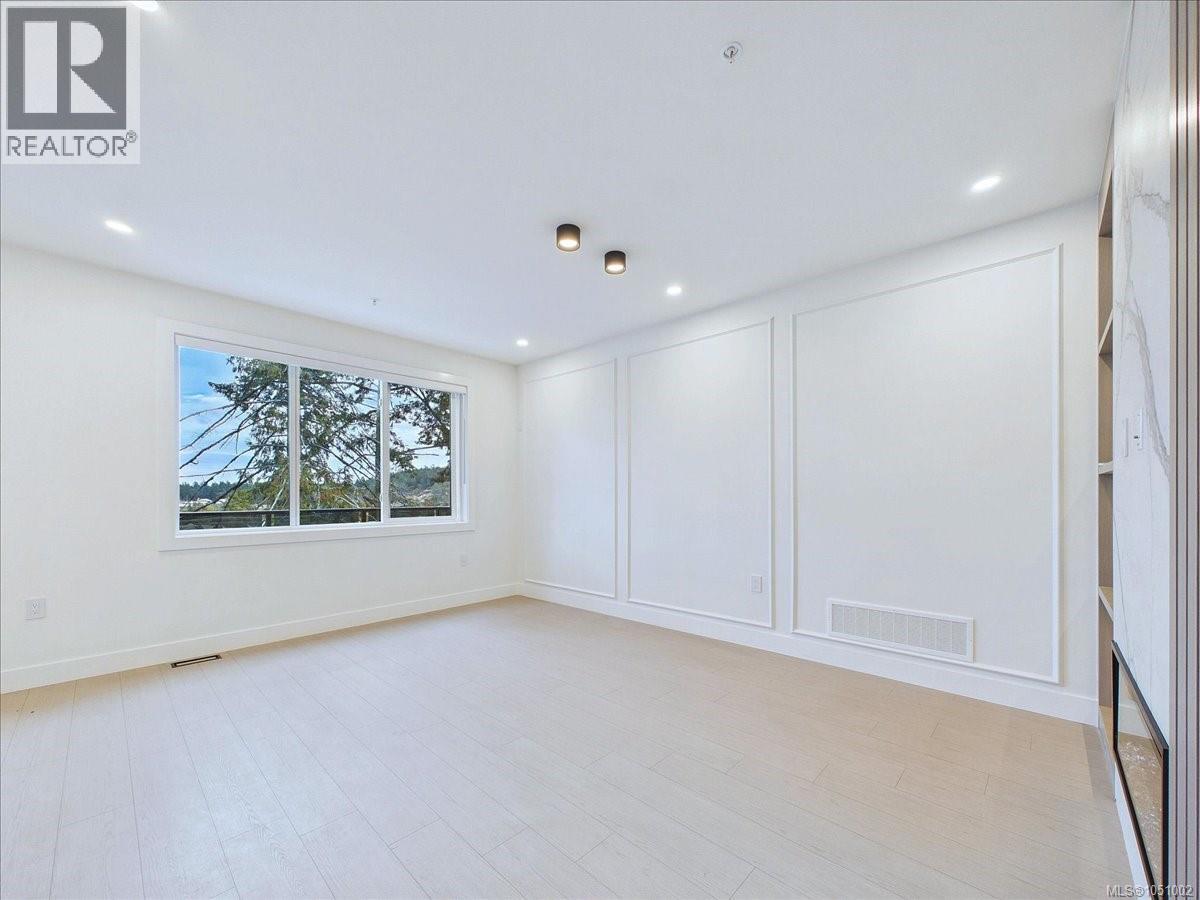 2111 Kingbird Dr - 9