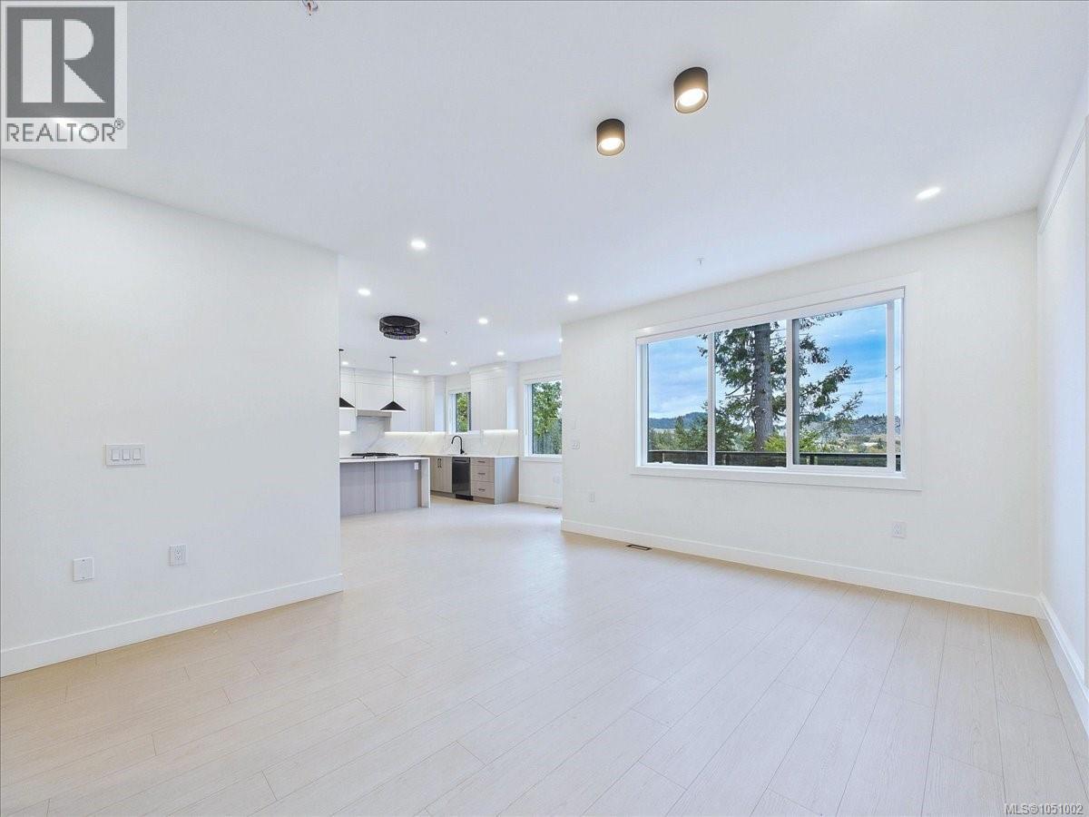 2111 Kingbird Dr - 11