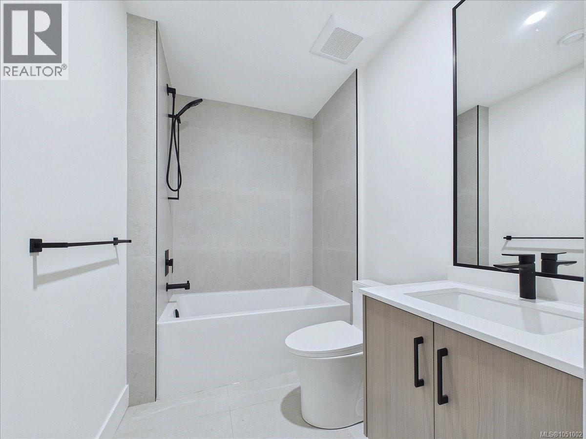 2111 Kingbird Dr - 26