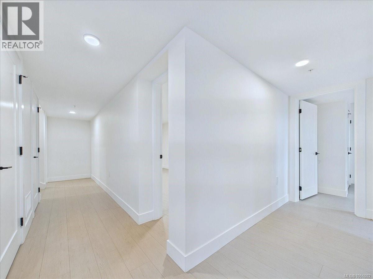2111 Kingbird Dr - Image 42