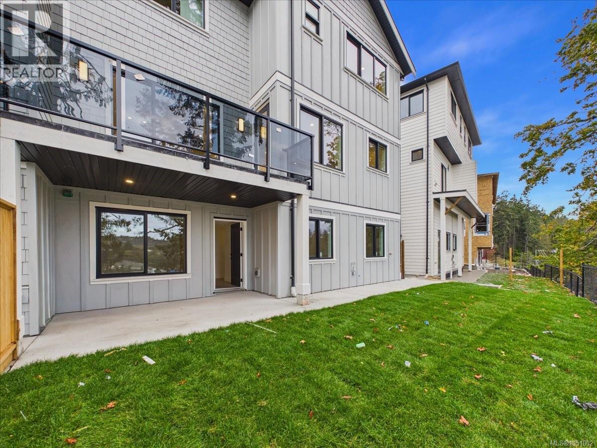 2111 Kingbird Dr - Image 48