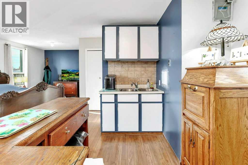 Listing photo – 5012 51 Avenue, Ponoka