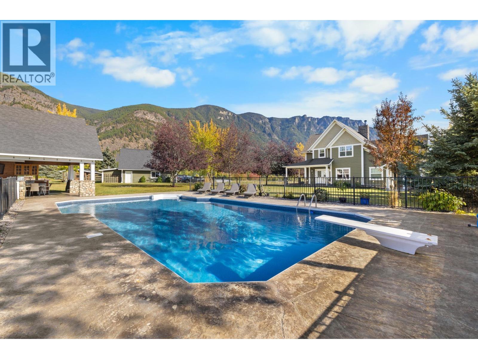 4390 40TH Street - 22
