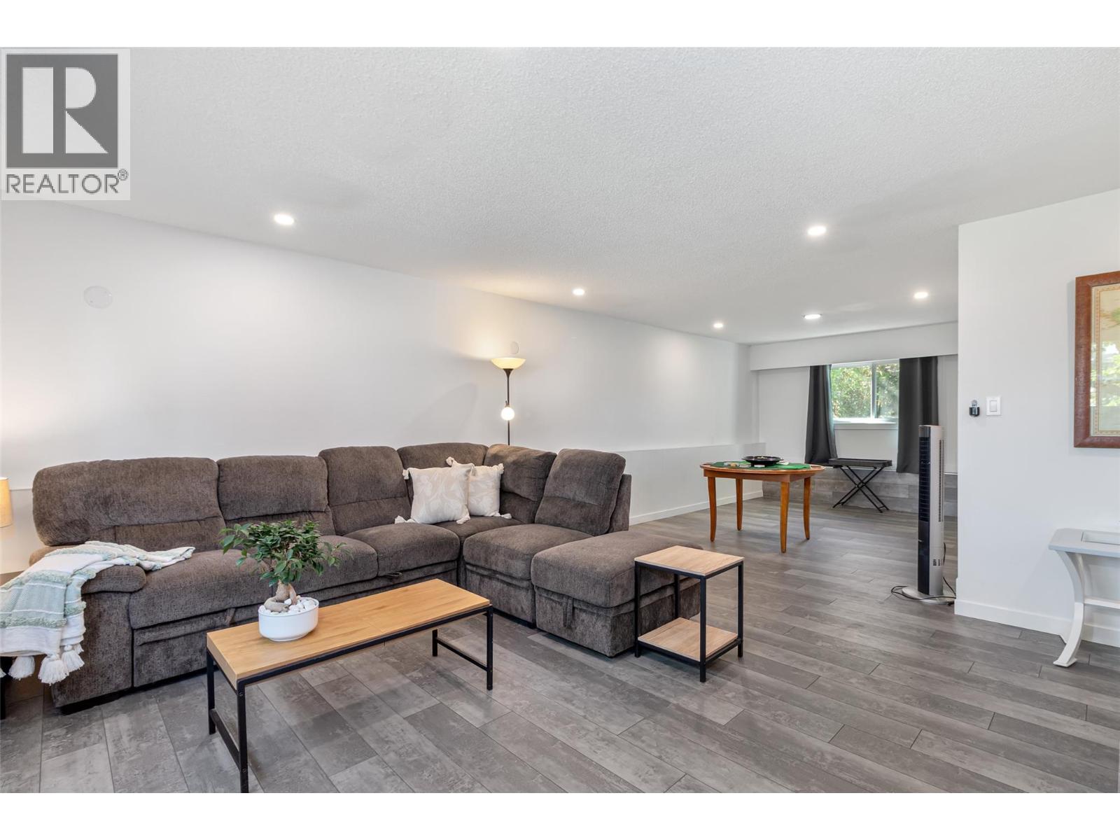 2618 Thacker Drive - Image 31