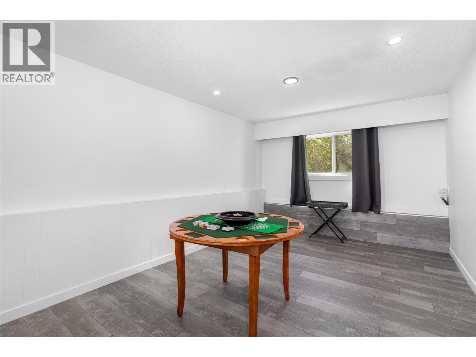 2618 Thacker Drive - Image 32
