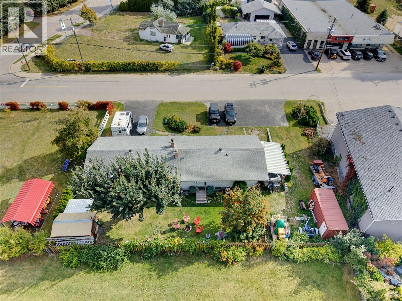 1230 Shuswap Avenue - 10