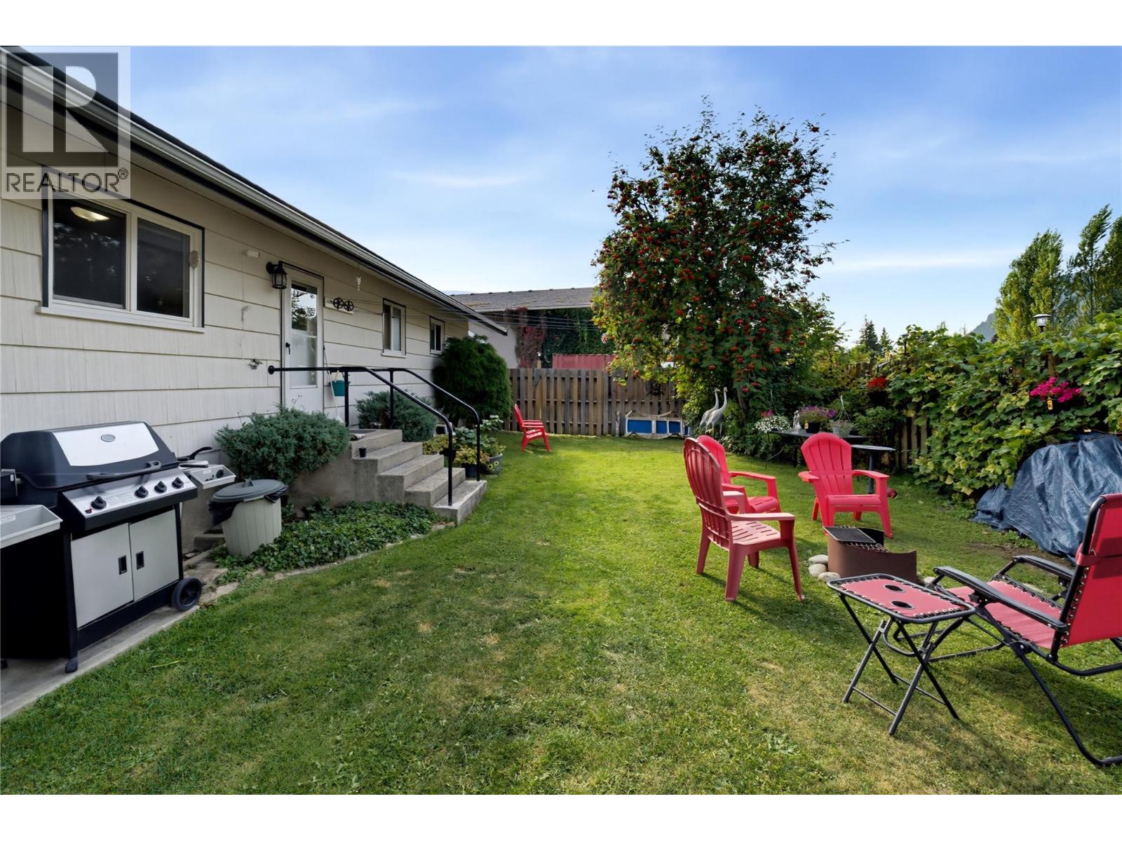 1230 Shuswap Avenue - 12