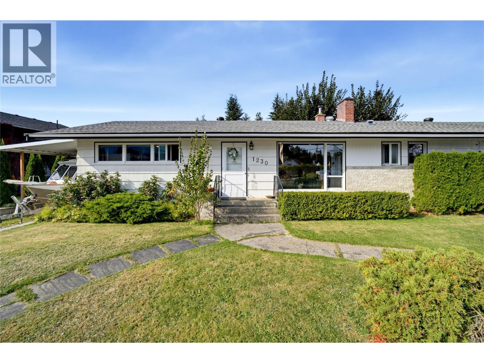 1230 Shuswap Avenue - 14