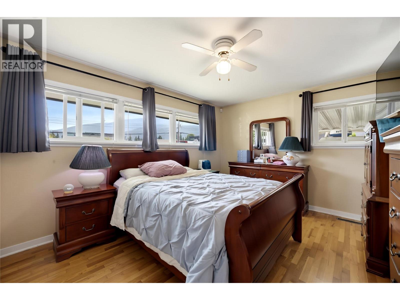 1230 Shuswap Avenue - 24