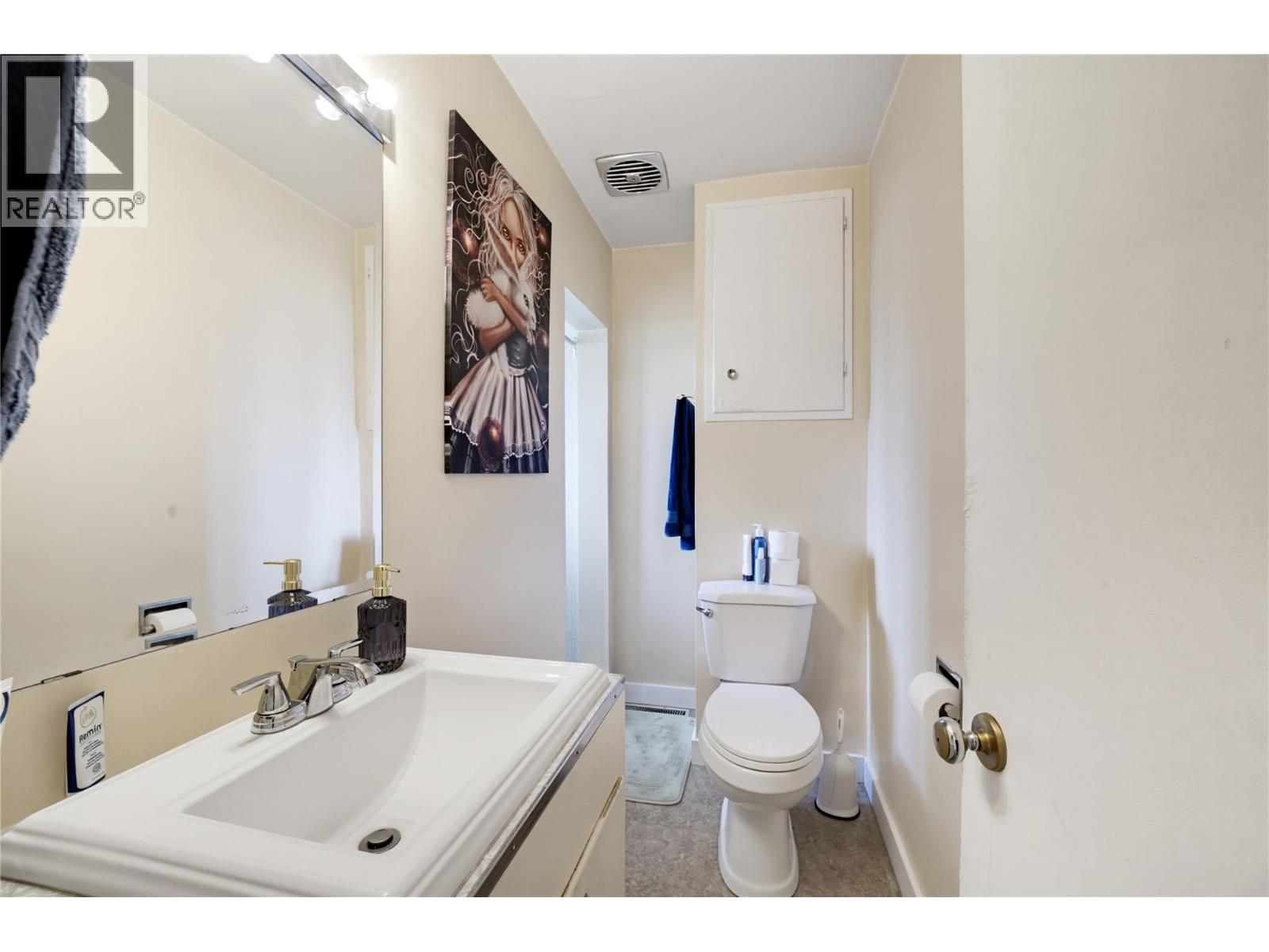 1230 Shuswap Avenue - 27