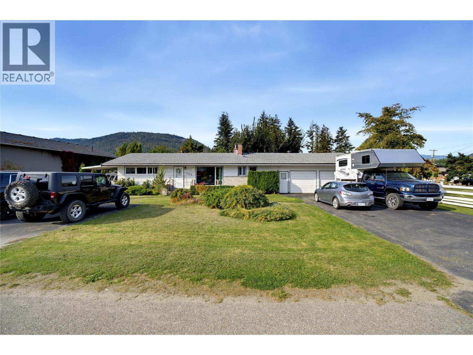 1230 Shuswap Avenue - Image 37