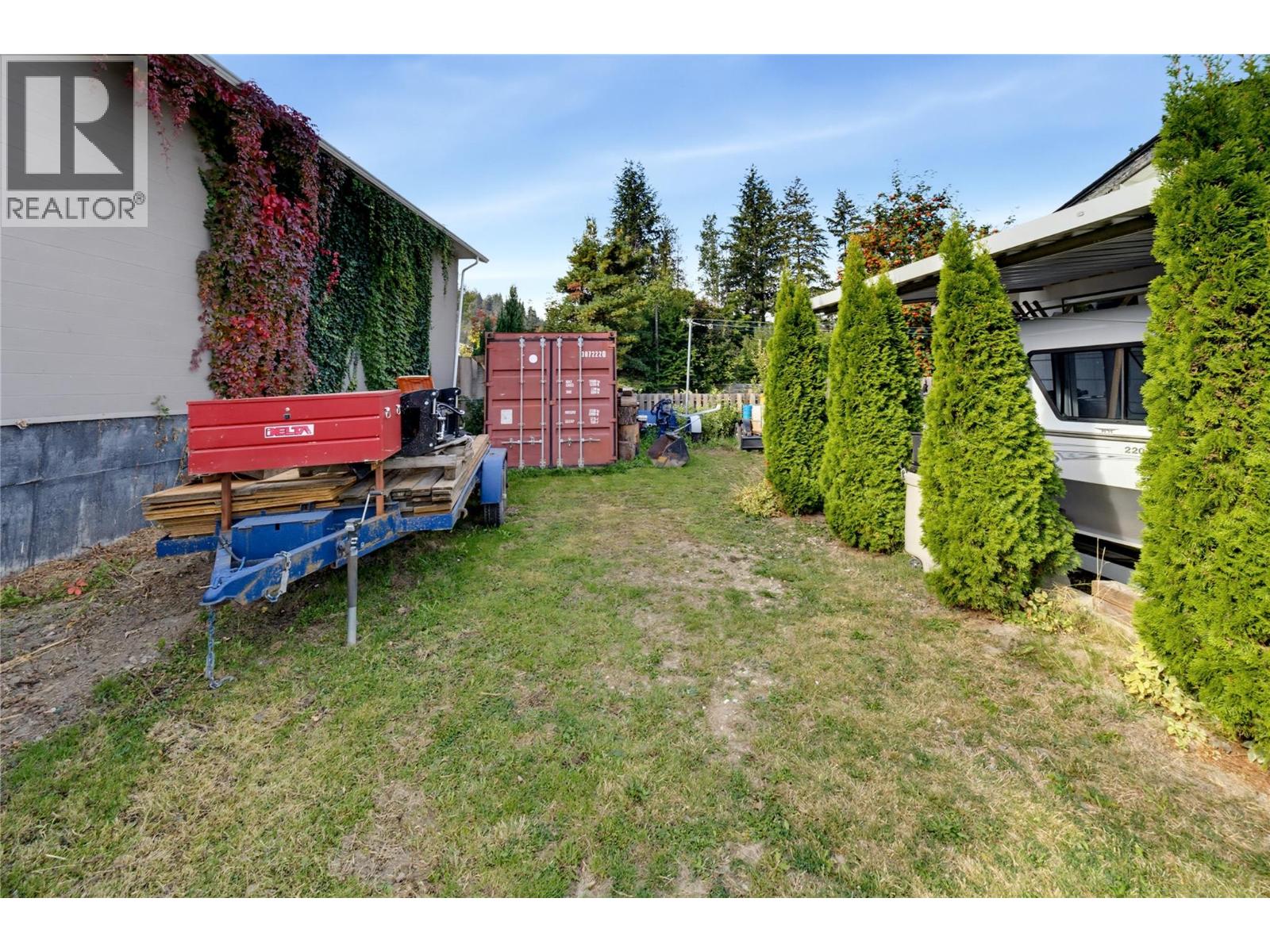 1230 Shuswap Avenue - 38
