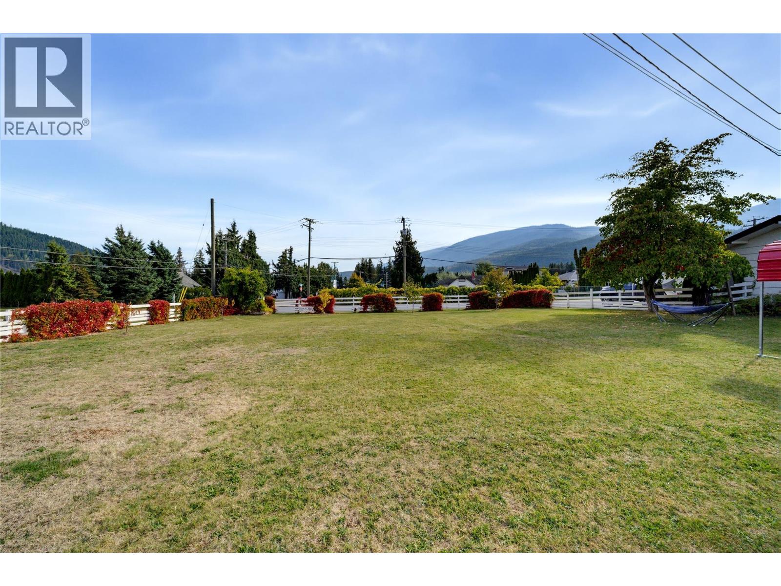 1230 Shuswap Avenue - Image 45