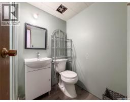 200 3rd Street E, Ponteix, SK S0N1Z0 Photo 43