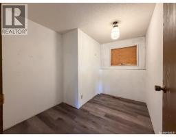 200 3rd Street E, Ponteix, SK S0N1Z0 Photo 45