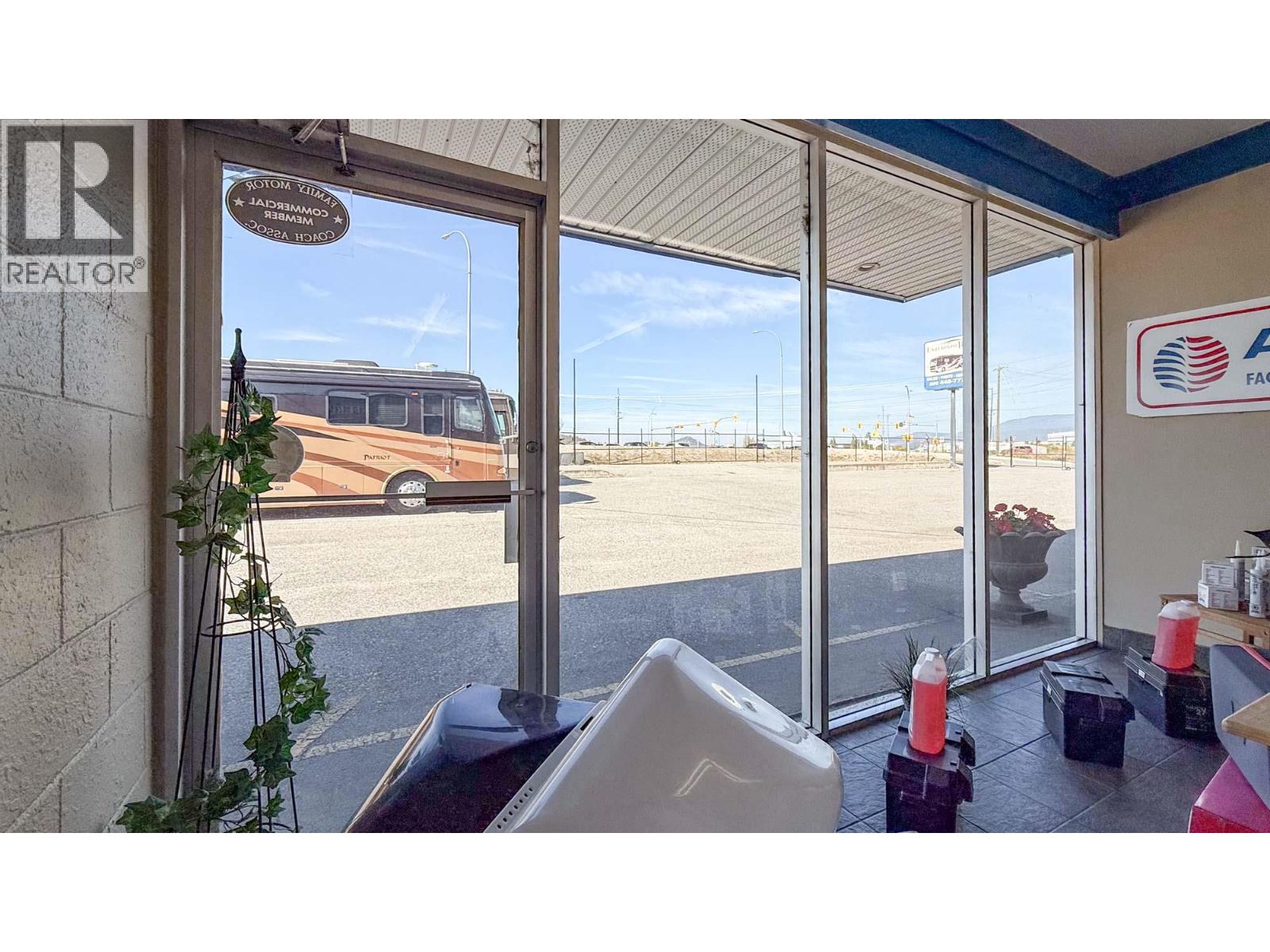  3837 97 Highway North, Kelowna