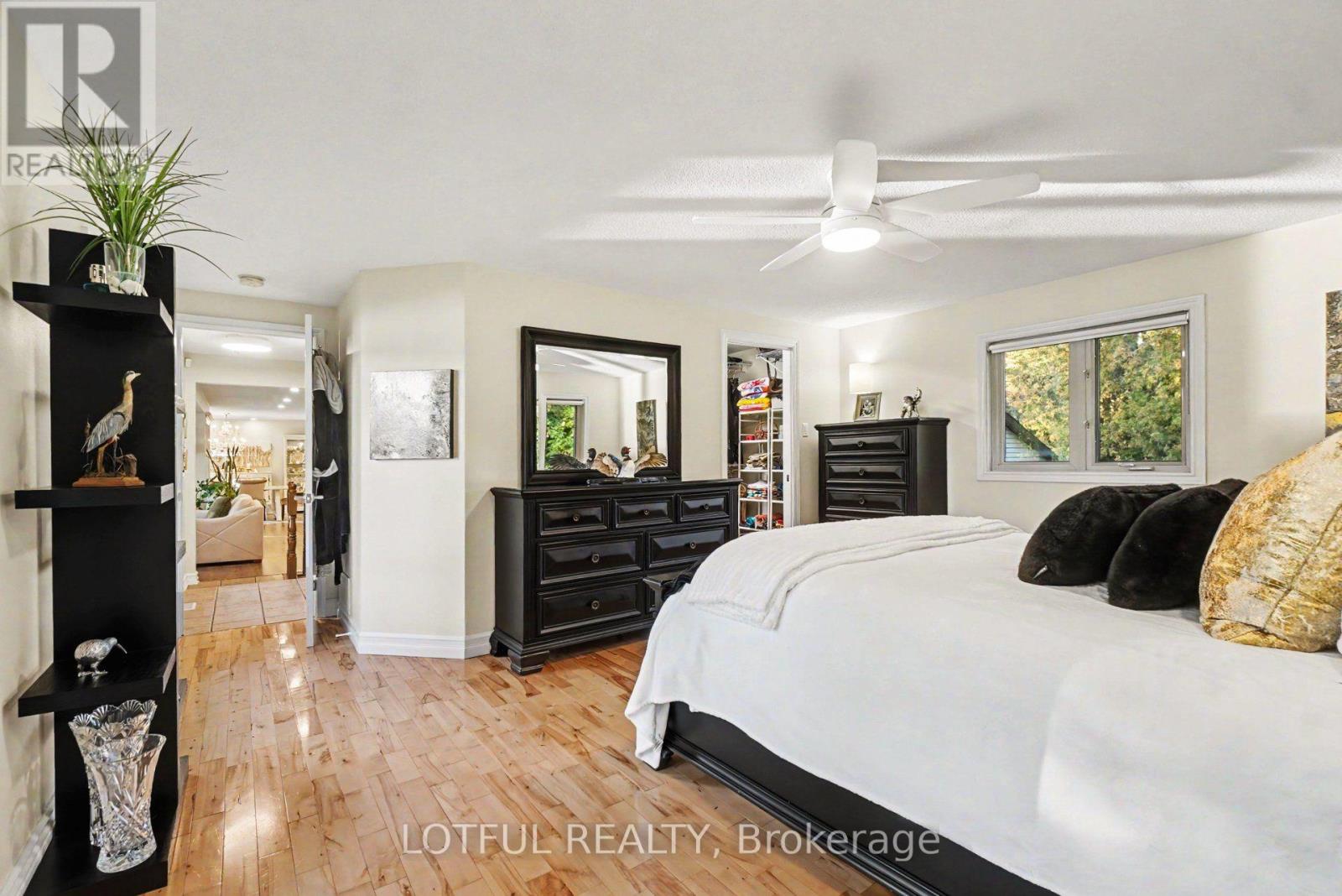 2420 PINE AVENUE - 23