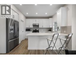 Kitchen - 695 Concordia Street, Kelowna, BC V1V0A9 Photo 15