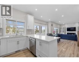 Mud room - 695 Concordia Street, Kelowna, BC V1V0A9 Photo 17