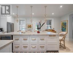 Kitchen - 21 Elizabeth Street E, Clearview, ON L0M1G0 Photo 11