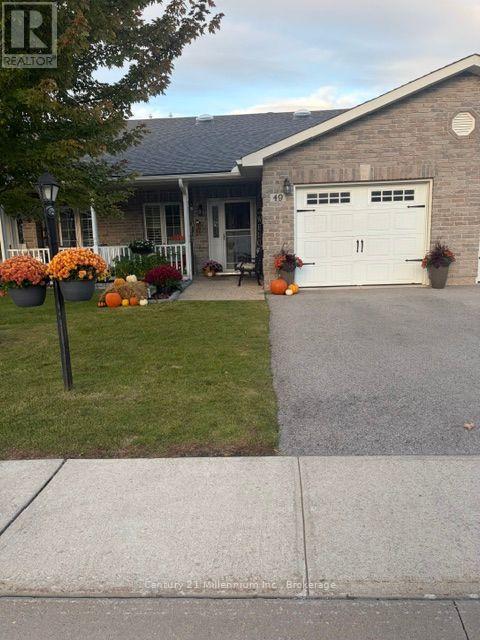 49 CLOVER CRESCENT - 2