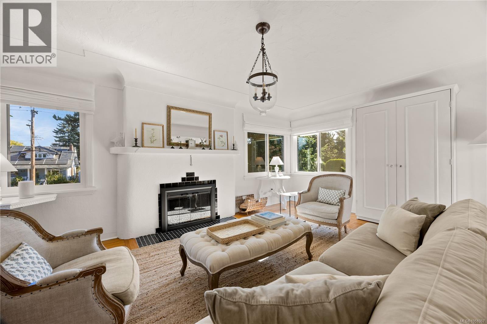741 Cowper St - Image 3