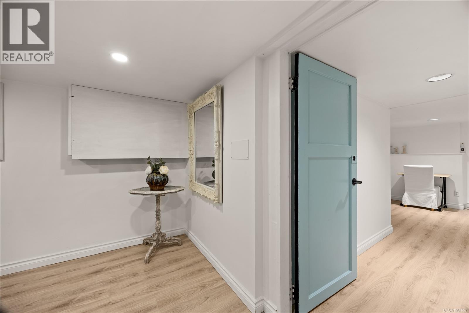 741 Cowper St - 26