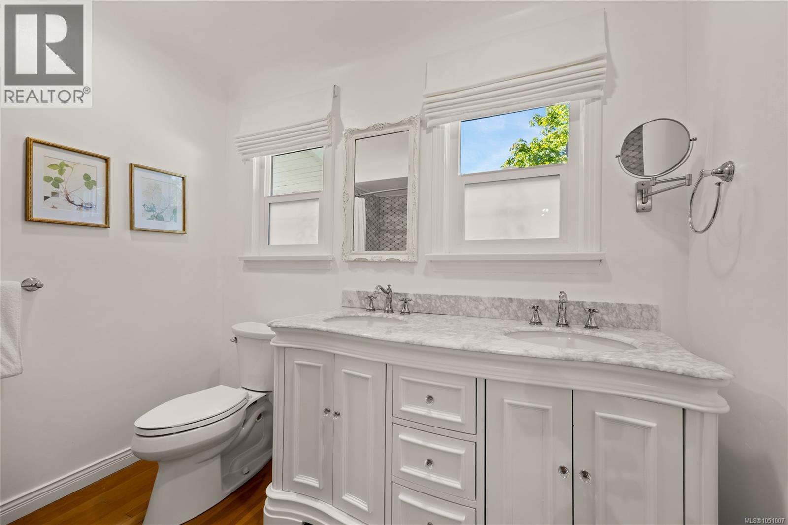 741 Cowper St - 22
