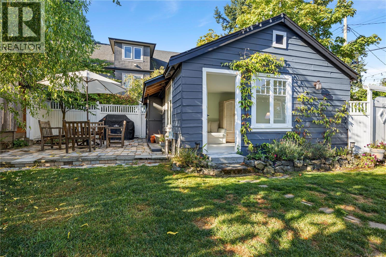741 Cowper St - 39