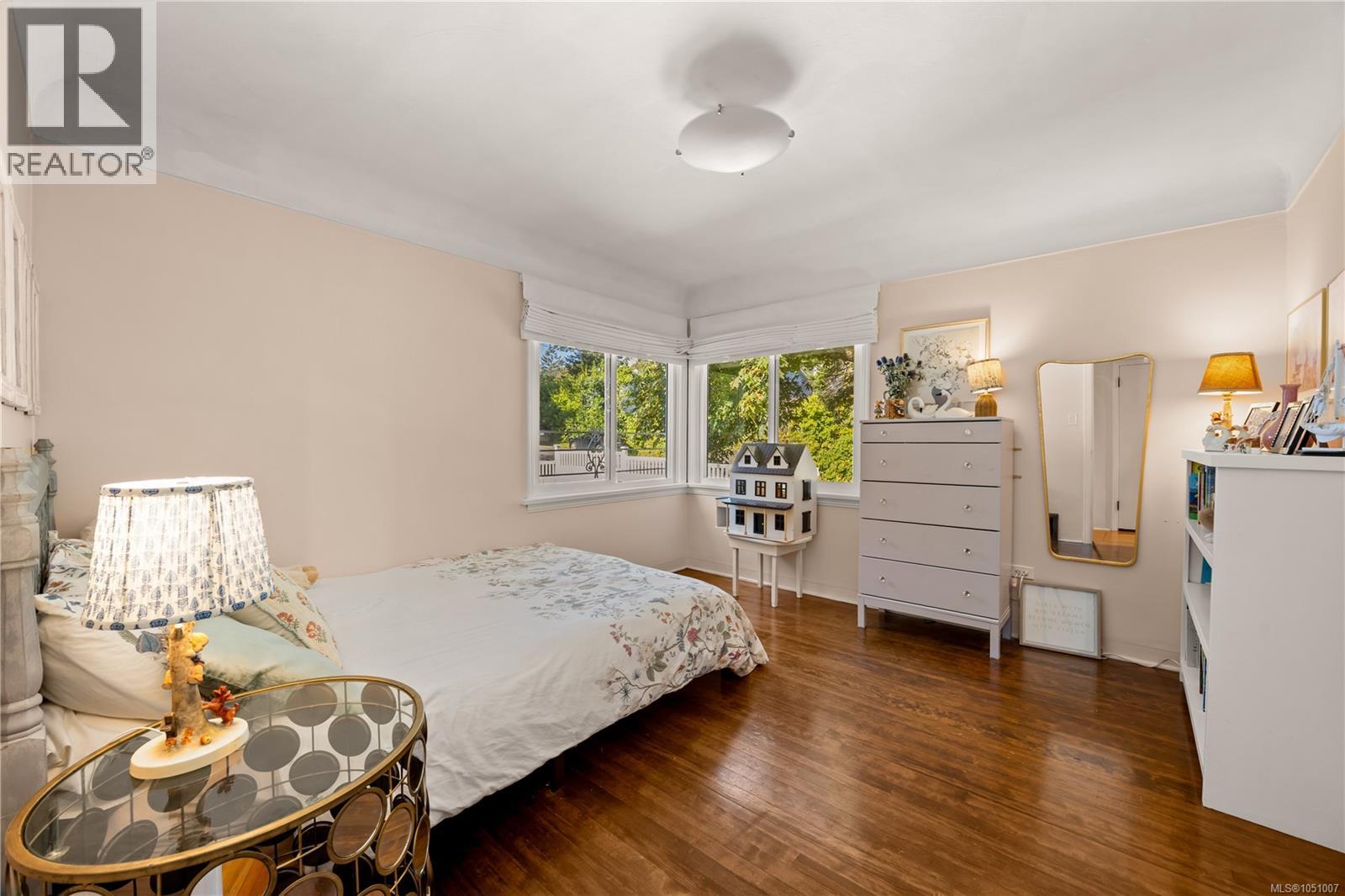 741 Cowper St - Image 20