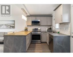 Kitchen - 310 Senlac Road, Toronto, ON M2R1R1 Photo 6
