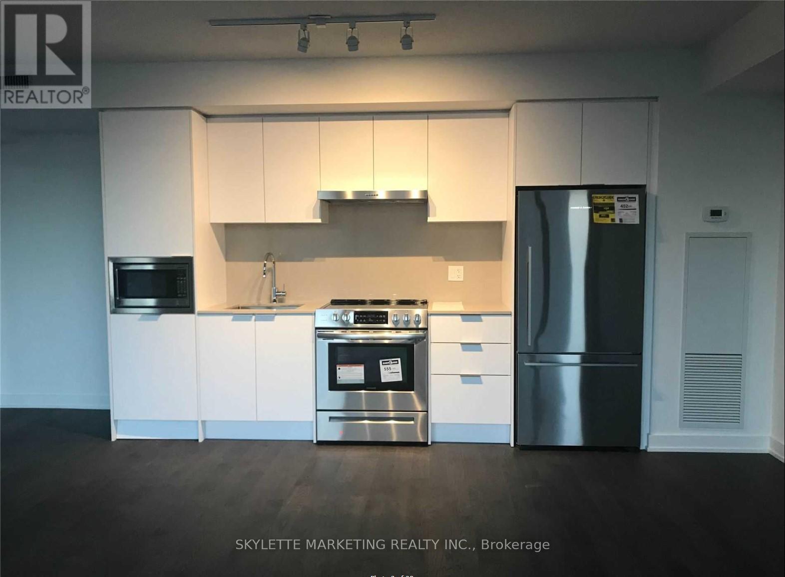#803 25 RICHMOND STREET E - 10
