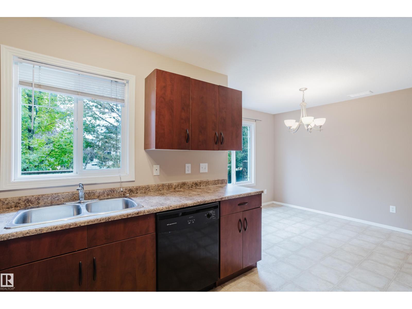 #35 12930 140 AV NW - 10