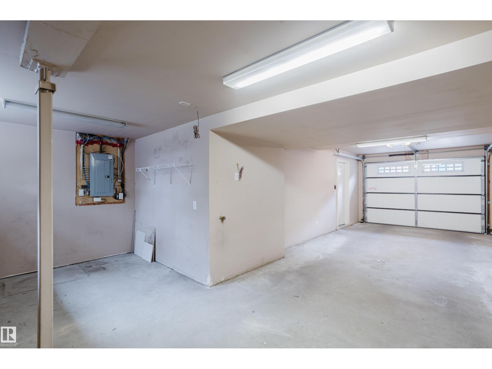 #35 12930 140 AV NW - 47
