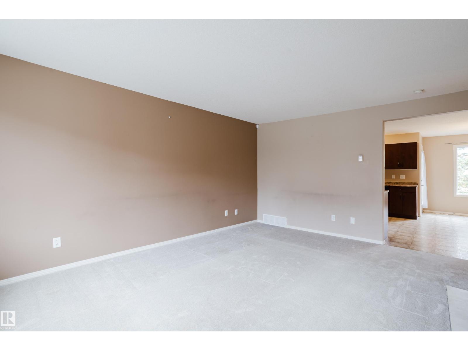 #35 12930 140 AV NW - Image 5