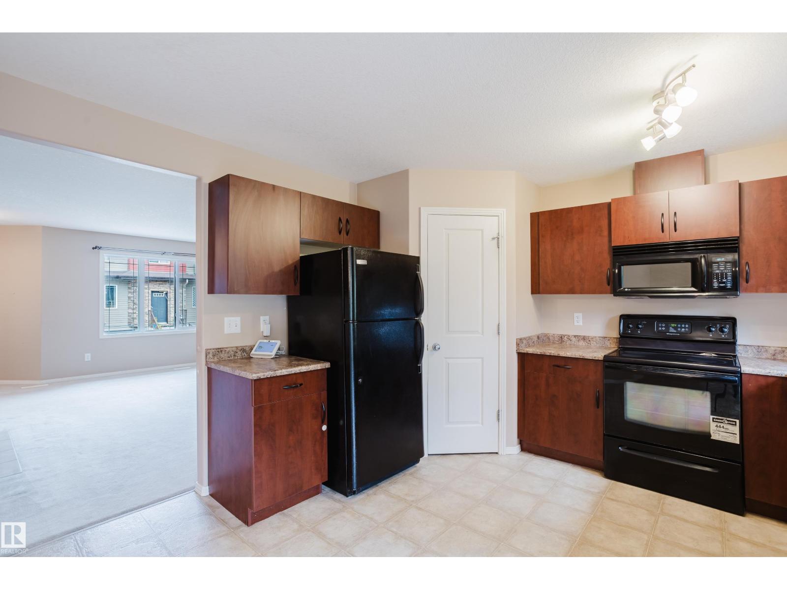 #35 12930 140 AV NW - Image 9