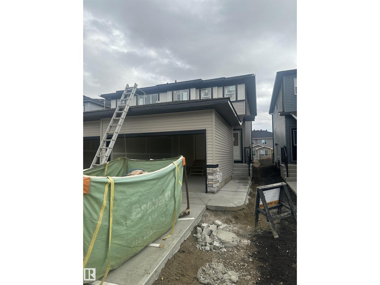 18123 74 ST NW - 1