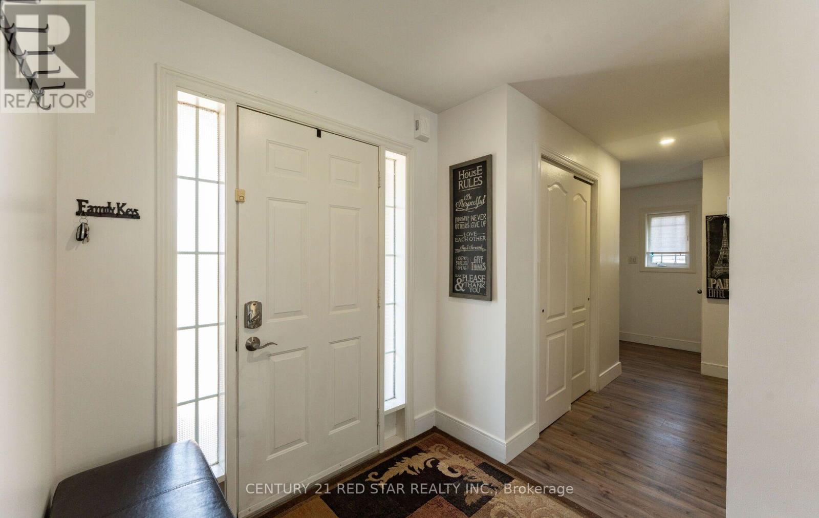 54 MOORE AVENUE E - Image 7