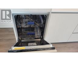 1012 - 28 Interchange Way, Vaughan, ON L4K0P8 Photo 13