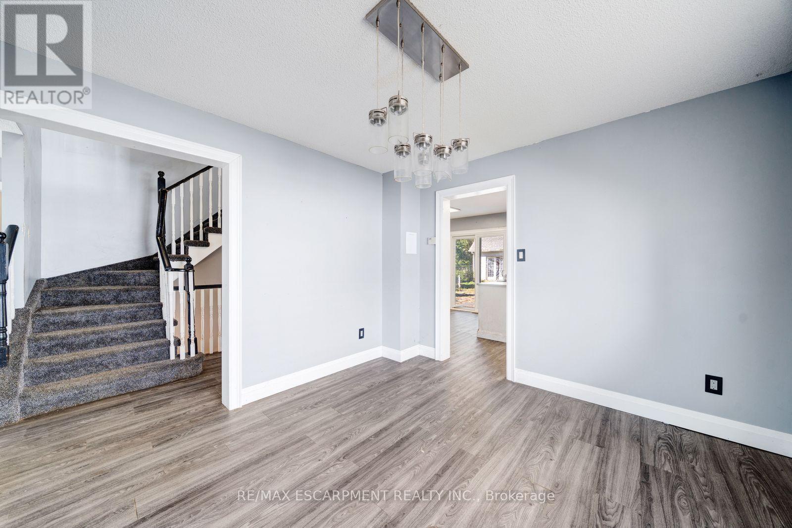 1944 APPLEWOOD AVENUE - 10