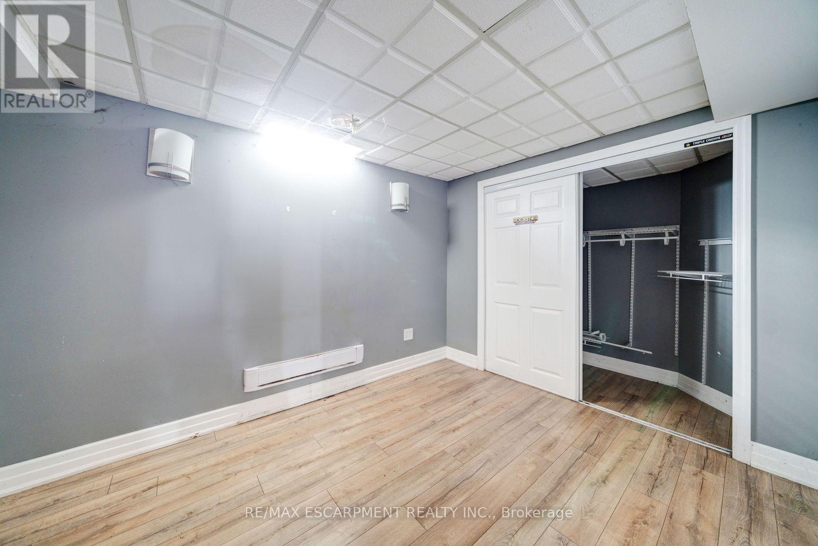 1944 APPLEWOOD AVENUE - 42