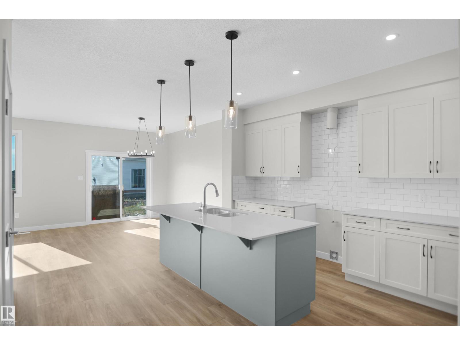 2204 194 ST NW - 11