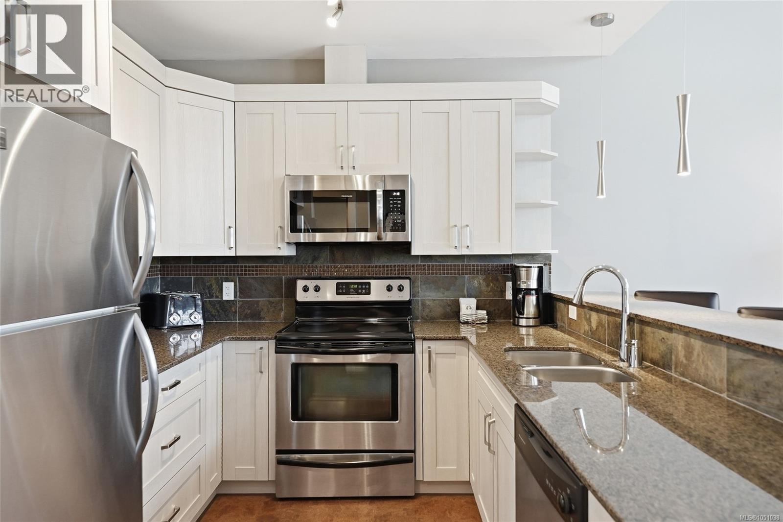 #903/904A 181 Beachside Dr - 18