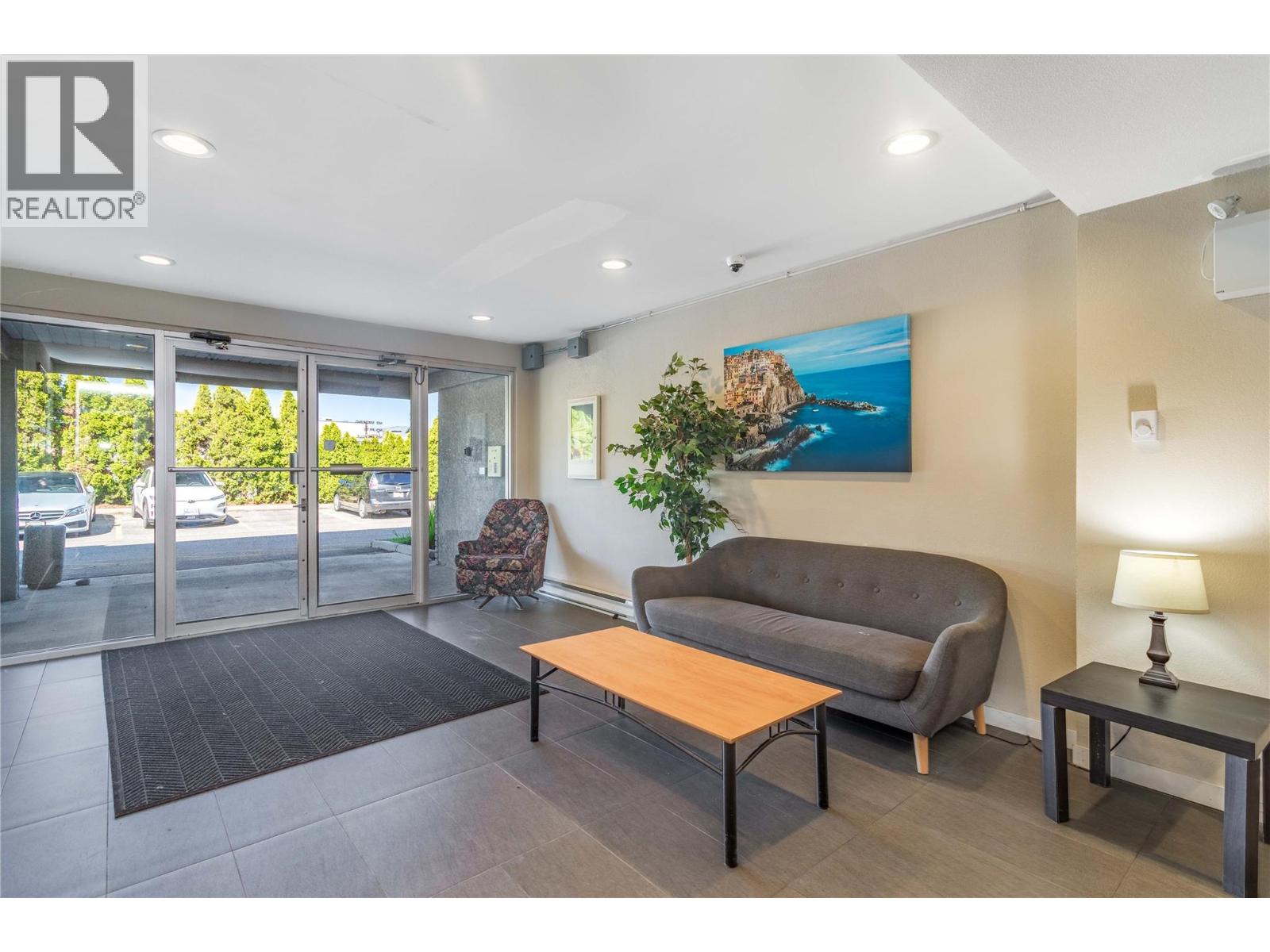 205 Highway 33 E - 31