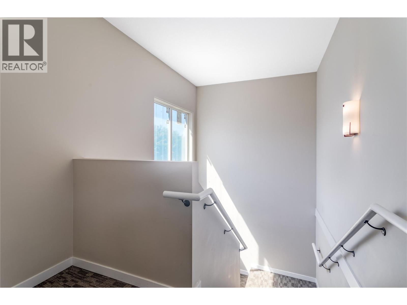205 Highway 33 E - 33