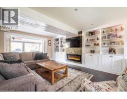 Family room - 381 Woodworth Court, Ancaster, ON L9G2N2 Photo 6