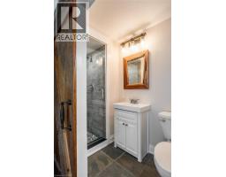 Bedroom - 381 Woodworth Court, Ancaster, ON L9G2N2 Photo 8